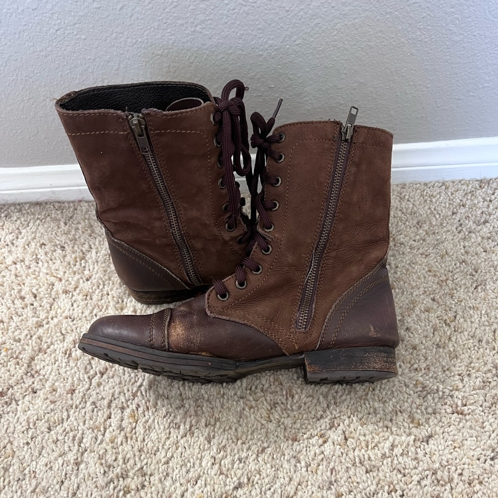 STEVE MADDEN SIZE 8.5 LEATHER COMBAT BOOTS
